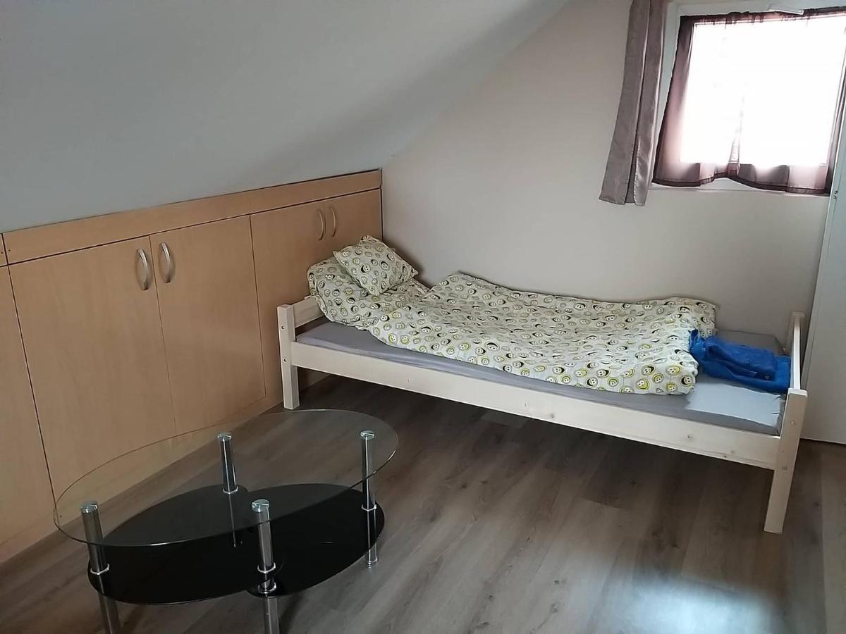 Nefelejcs Nyaralo-vendeghaz Ferienhaus *